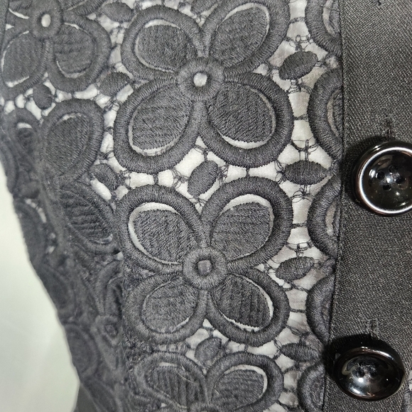 V Christina Black Baroque Peplum Vest - Picture 4 of 8